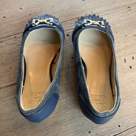 Unused Janie & Jack Navy Suede Girl’s Flats - Size 12 - Picture 2 of 3